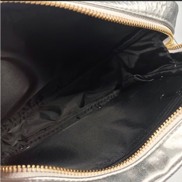 🆕🔥VICTORIA SECRETS GORGEOUS&CHIC GOLD CHAIN SILVER/REPTILE TEXTURE CROSSBODY - Picture 11 of 11